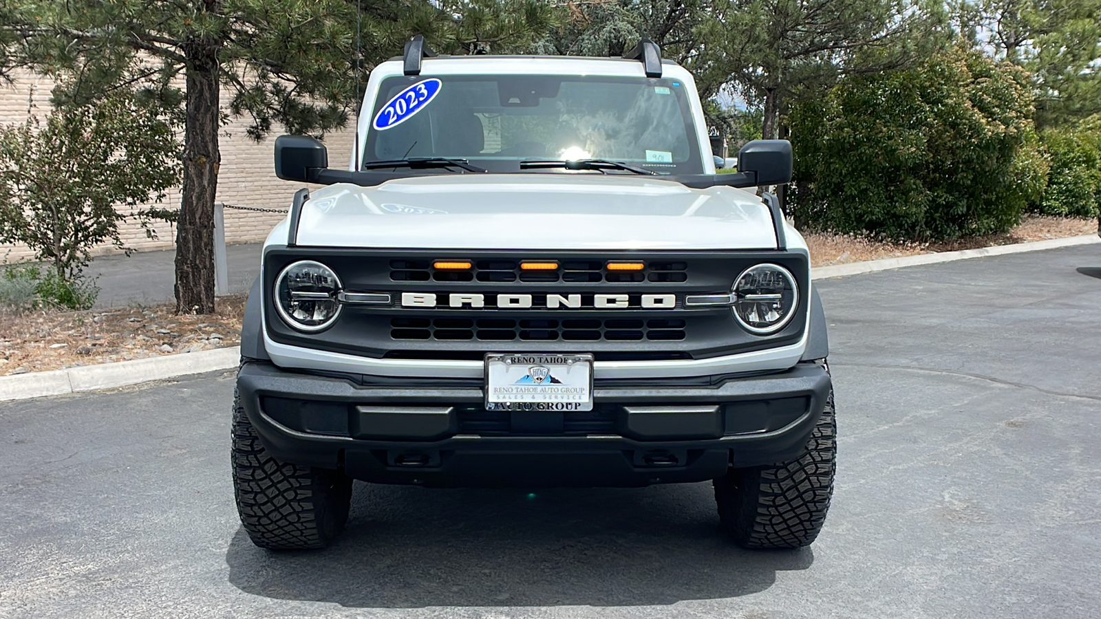2023 Ford Bronco Base 2