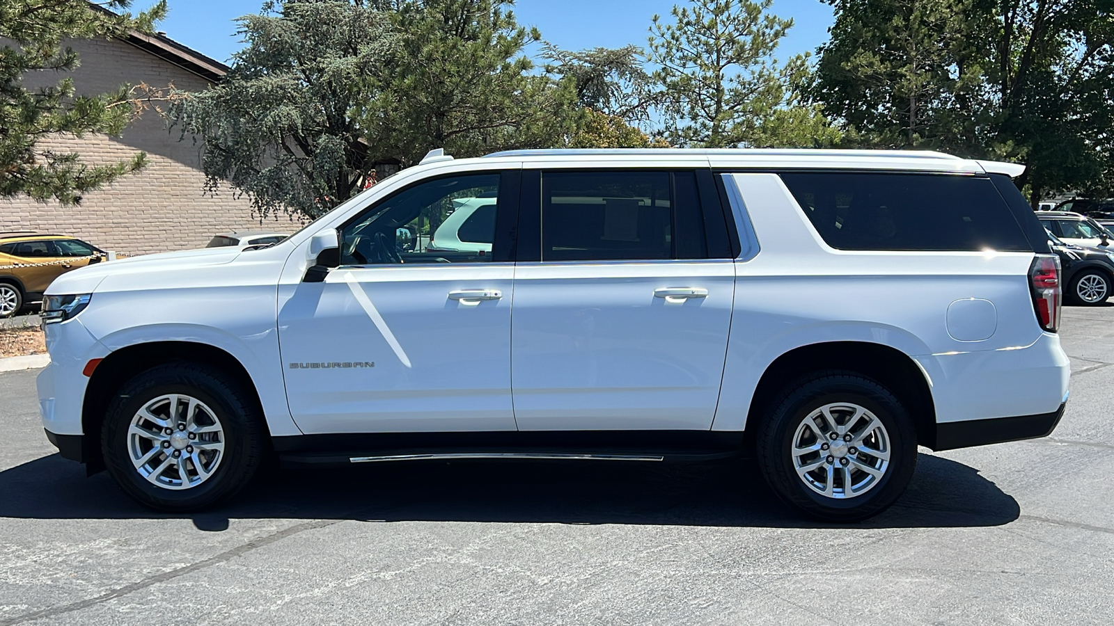 2021 Chevrolet Suburban LT 8