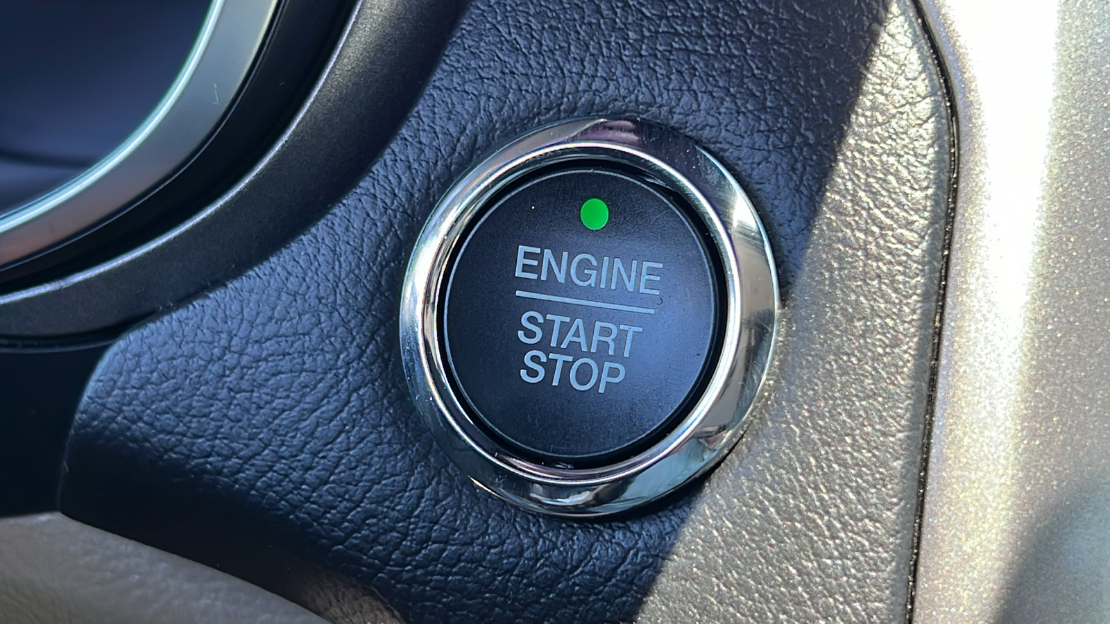 2020 Ford Fusion Hybrid SE 24