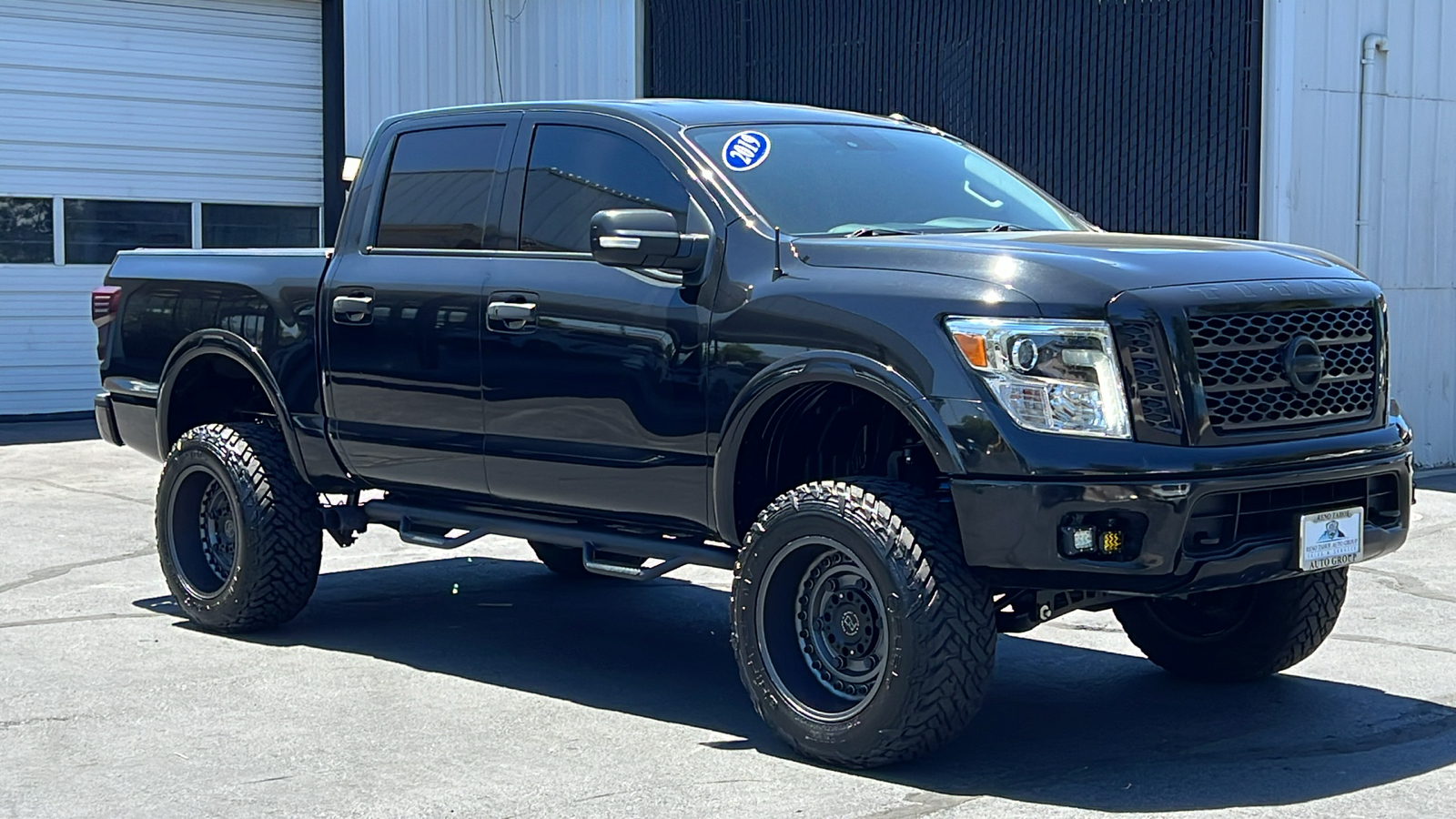 2019 Nissan Titan PRO-4X 4x4 Crew Cab 3