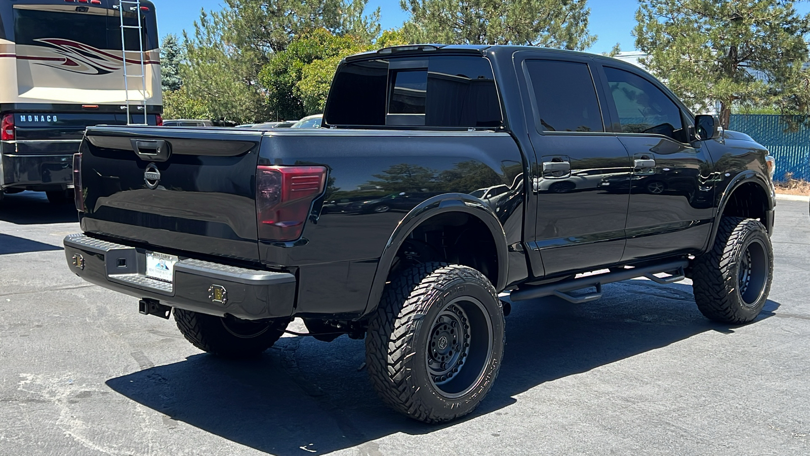 2019 Nissan Titan PRO-4X 4x4 Crew Cab 5