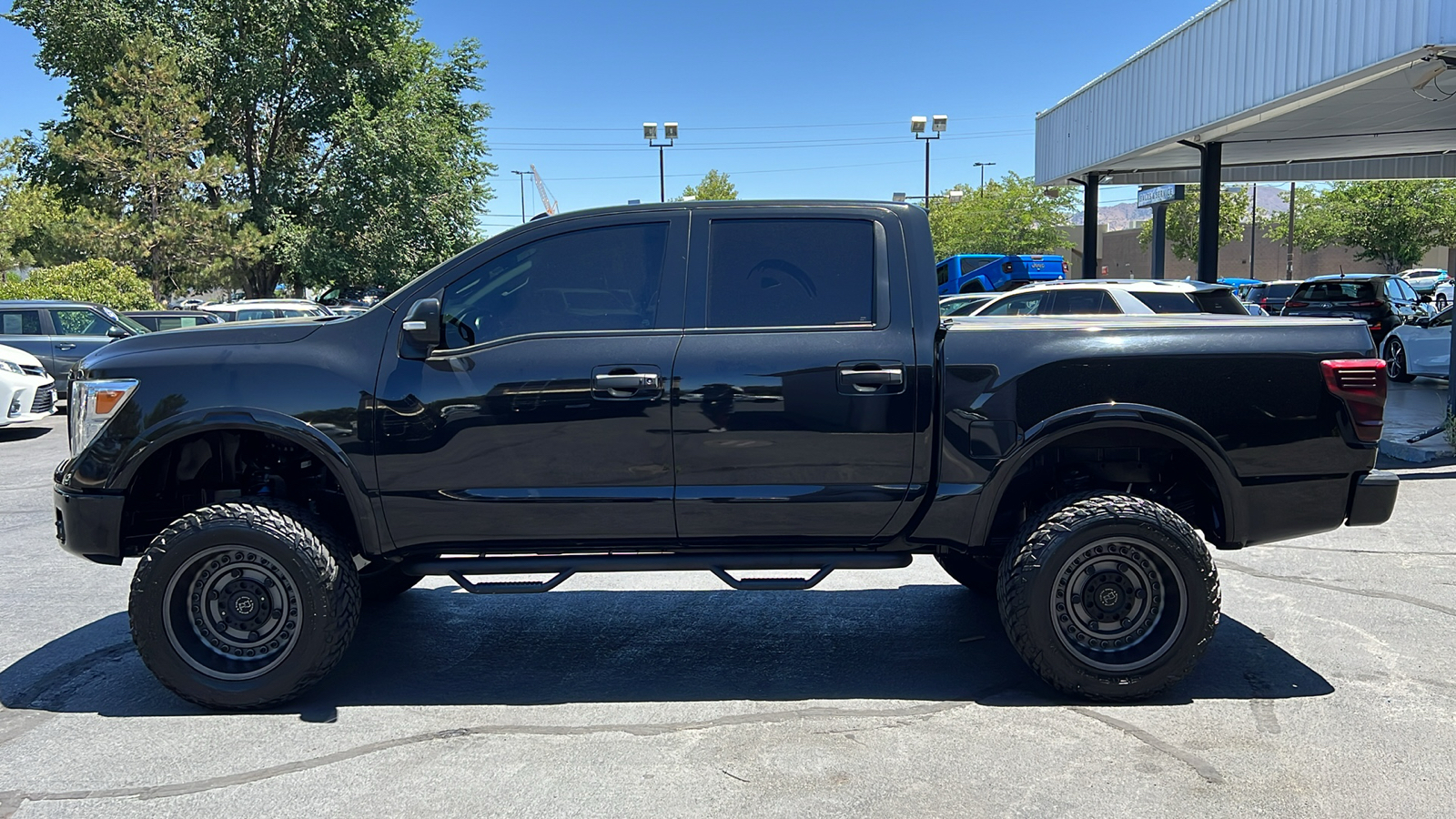 2019 Nissan Titan PRO-4X 4x4 Crew Cab 8