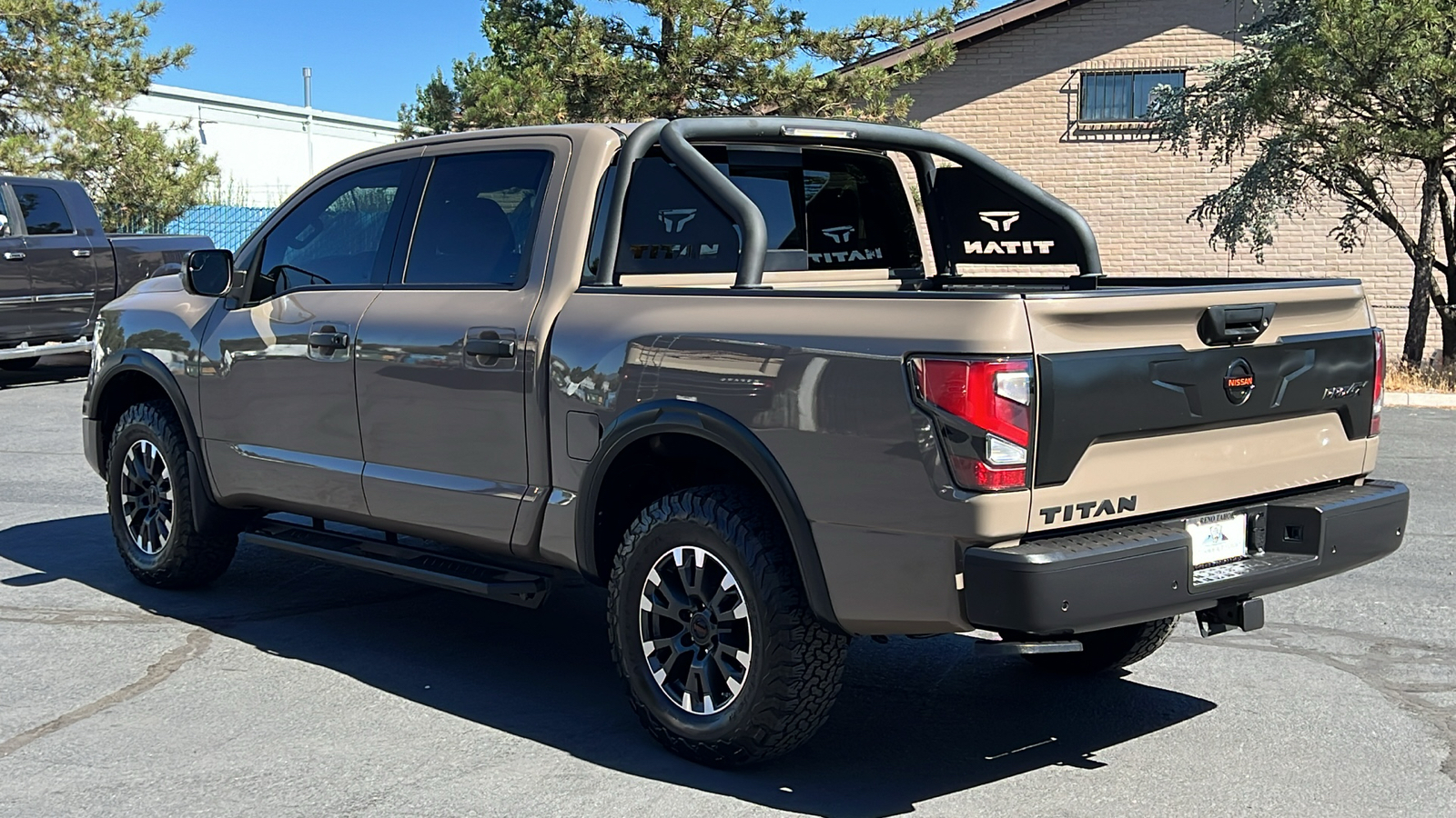 2020 Nissan Titan PRO-4X 4x4 Crew Cab 7