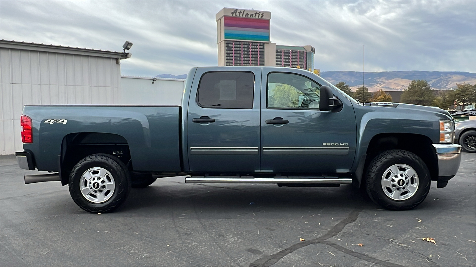 2013 Chevrolet Silverado 2500HD LT 4WD Crew Cab 153.7 4