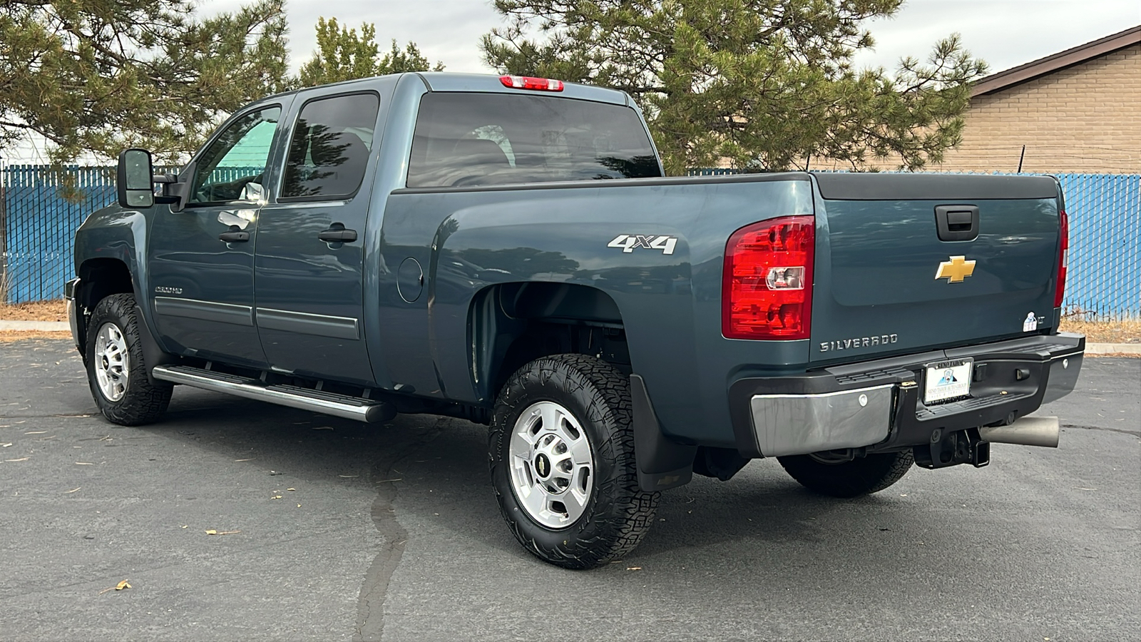 2013 Chevrolet Silverado 2500HD LT 4WD Crew Cab 153.7 7