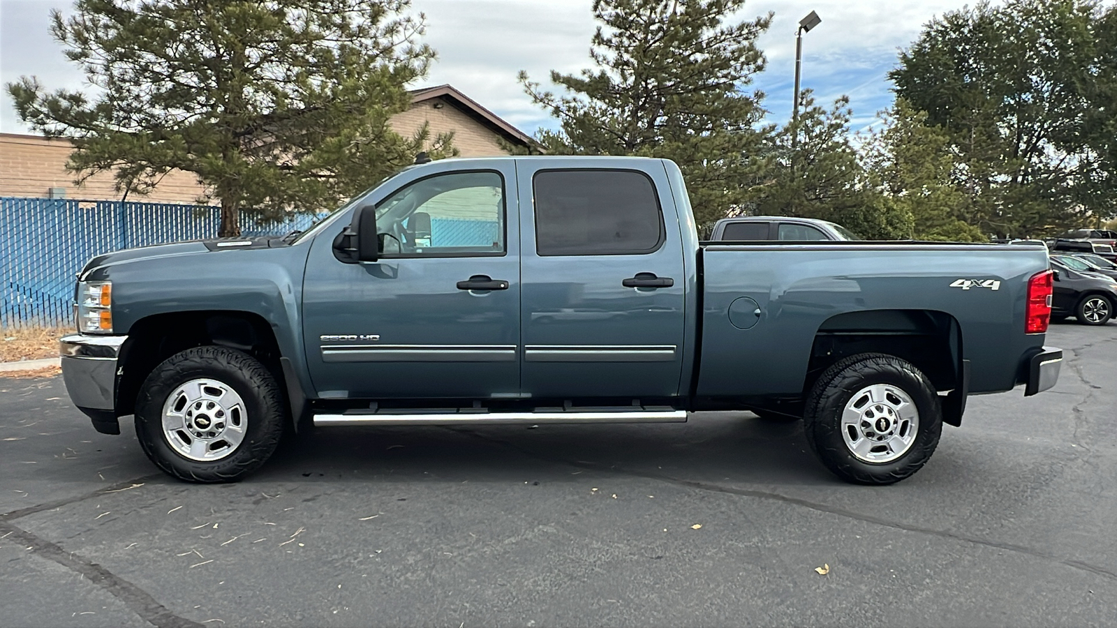 2013 Chevrolet Silverado 2500HD LT 4WD Crew Cab 153.7 8