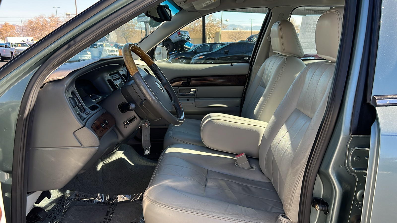 2005 Mercury Grand Marquis LSE 22