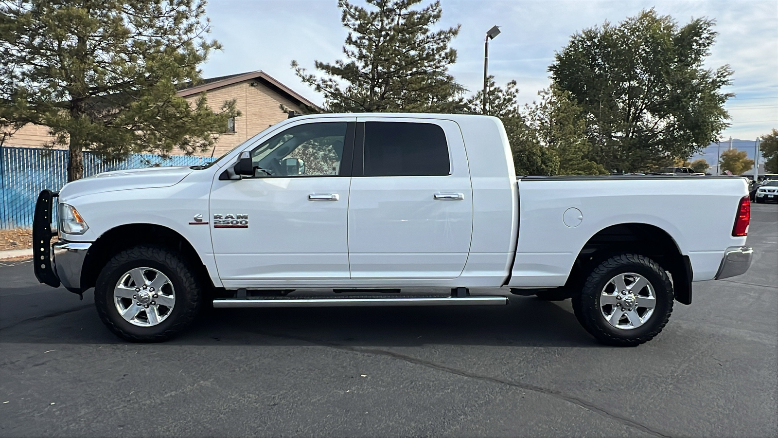 2014 Ram 2500 SLT 4WD Mega Cab 160.5 8