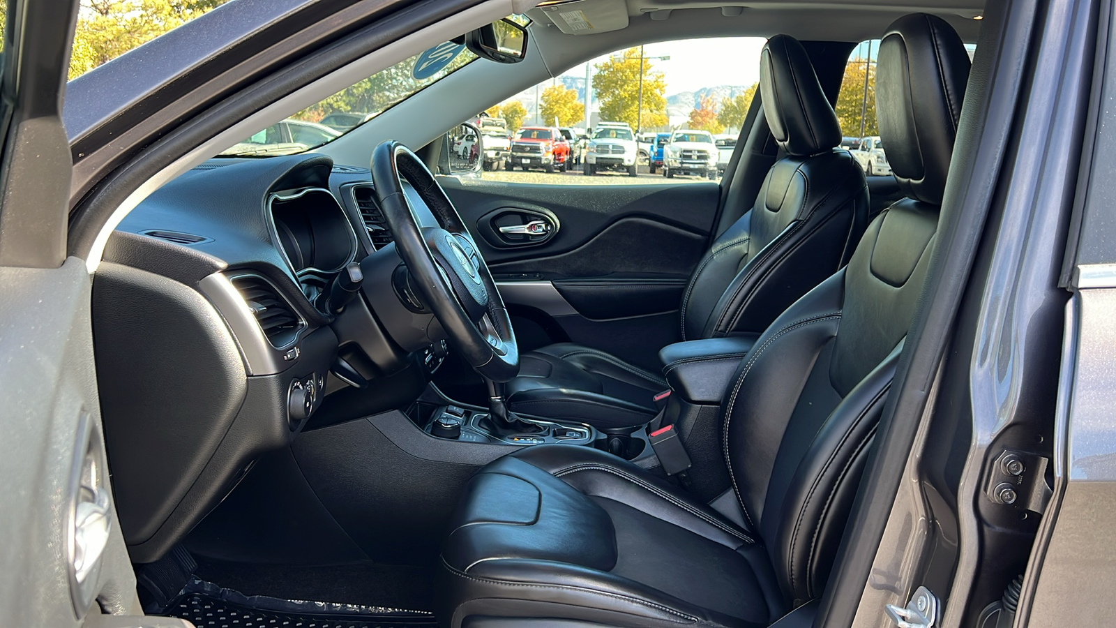 2019 Jeep Cherokee Latitude Plus 29