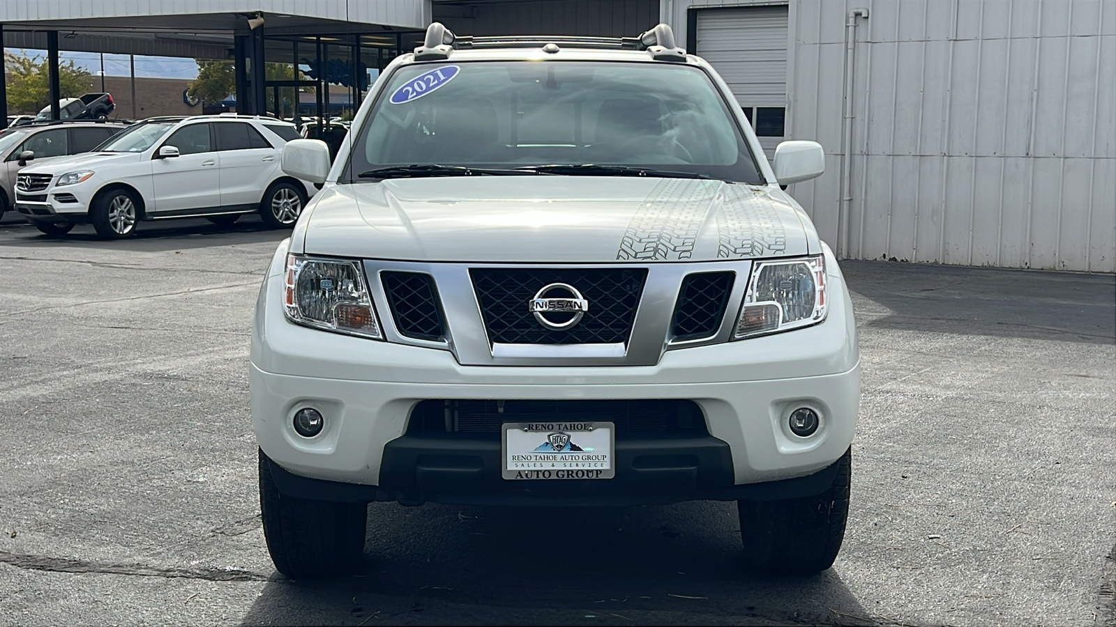 2021 Nissan Frontier PRO-4X Crew Cab 4x4 Auto 2