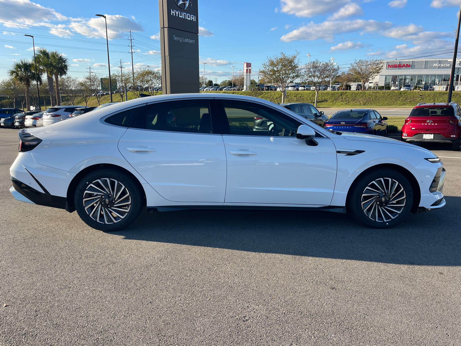 2025 Hyundai Sonata Hybrid Limited 8