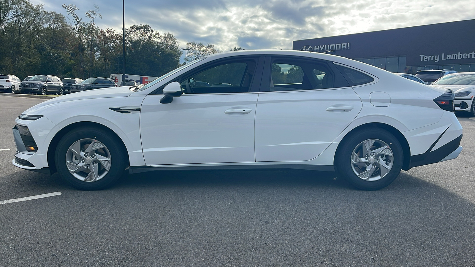 2025 Hyundai Sonata SE 4