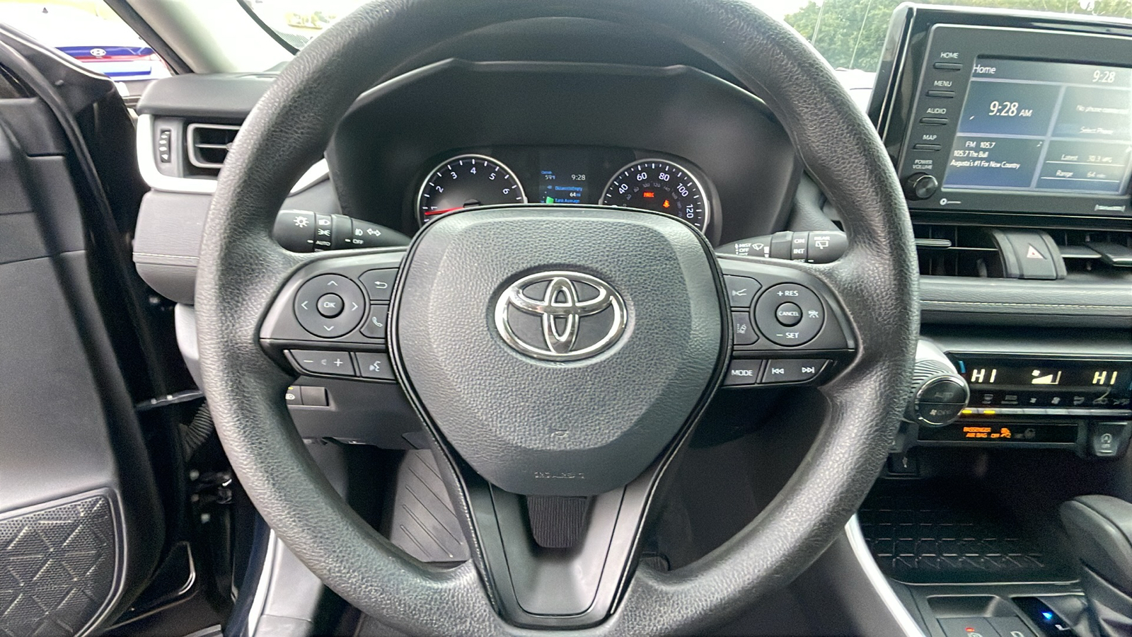 2020 Toyota RAV4 XLE 20