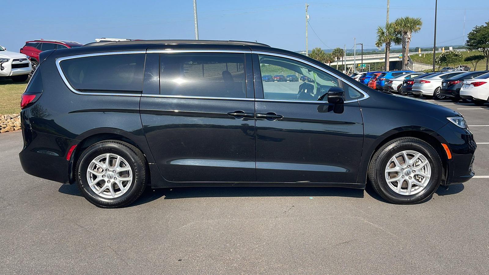 2022 Chrysler Pacifica Touring L 8