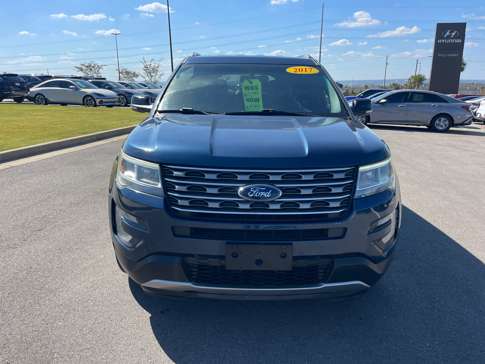 2017 Ford Explorer XLT 2