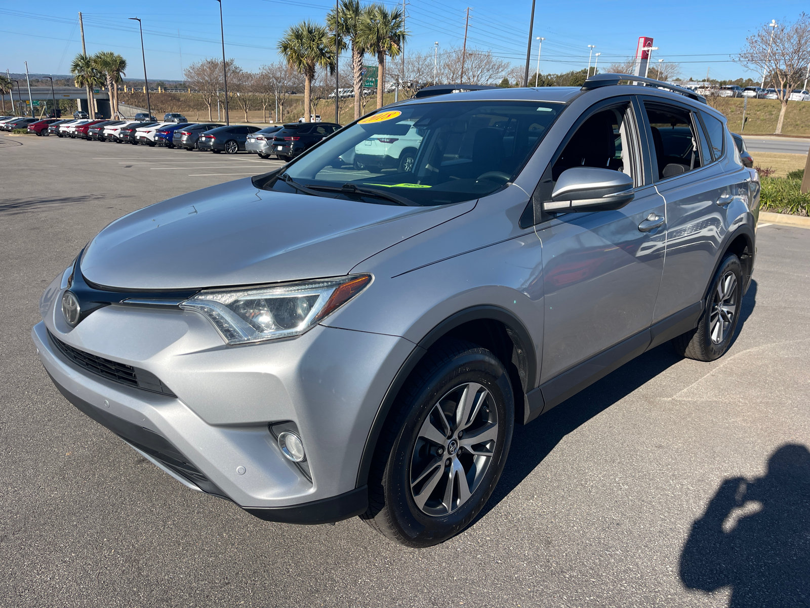 2018 Toyota RAV4 XLE 3