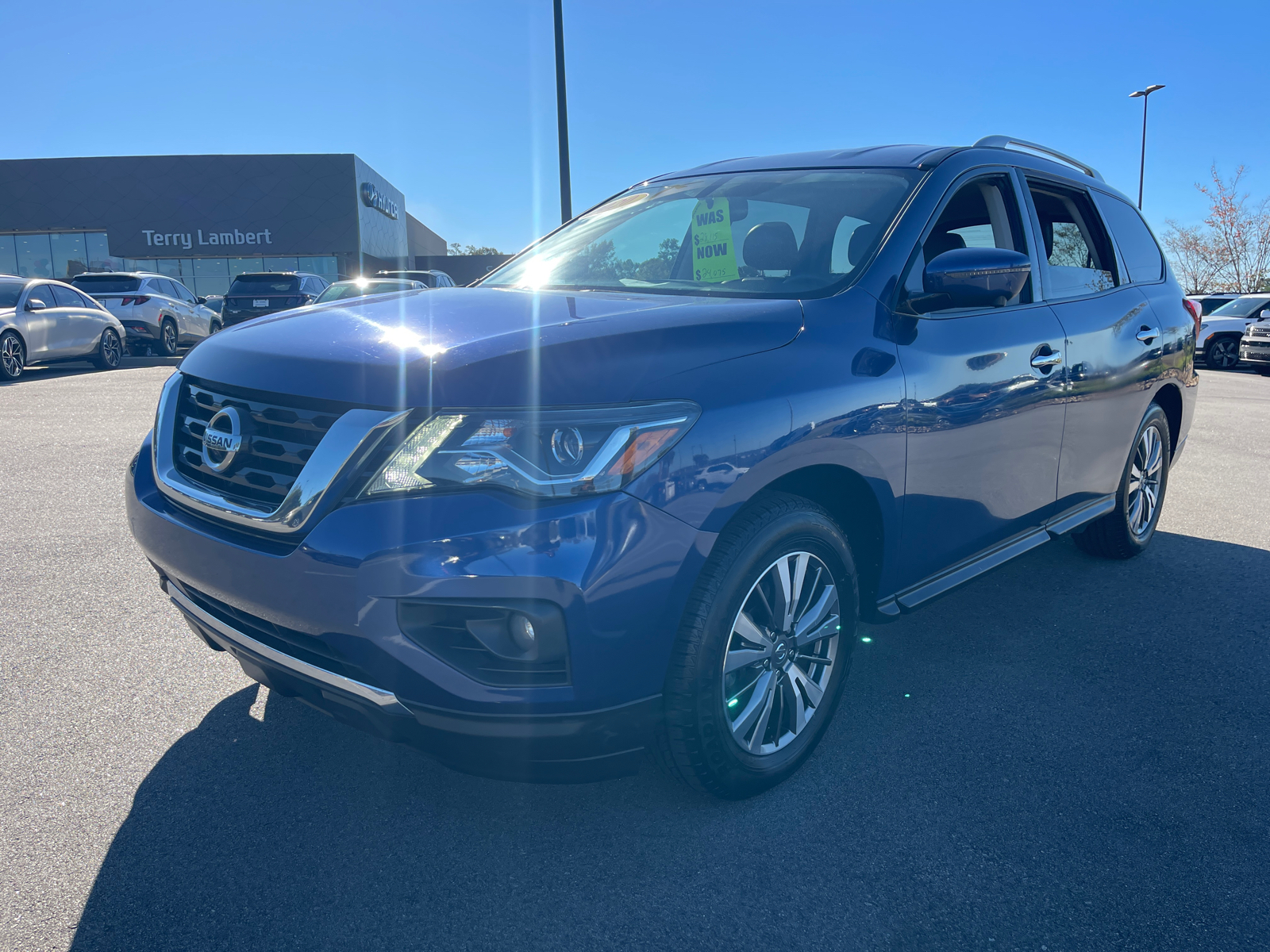 2020 Nissan Pathfinder SL 3