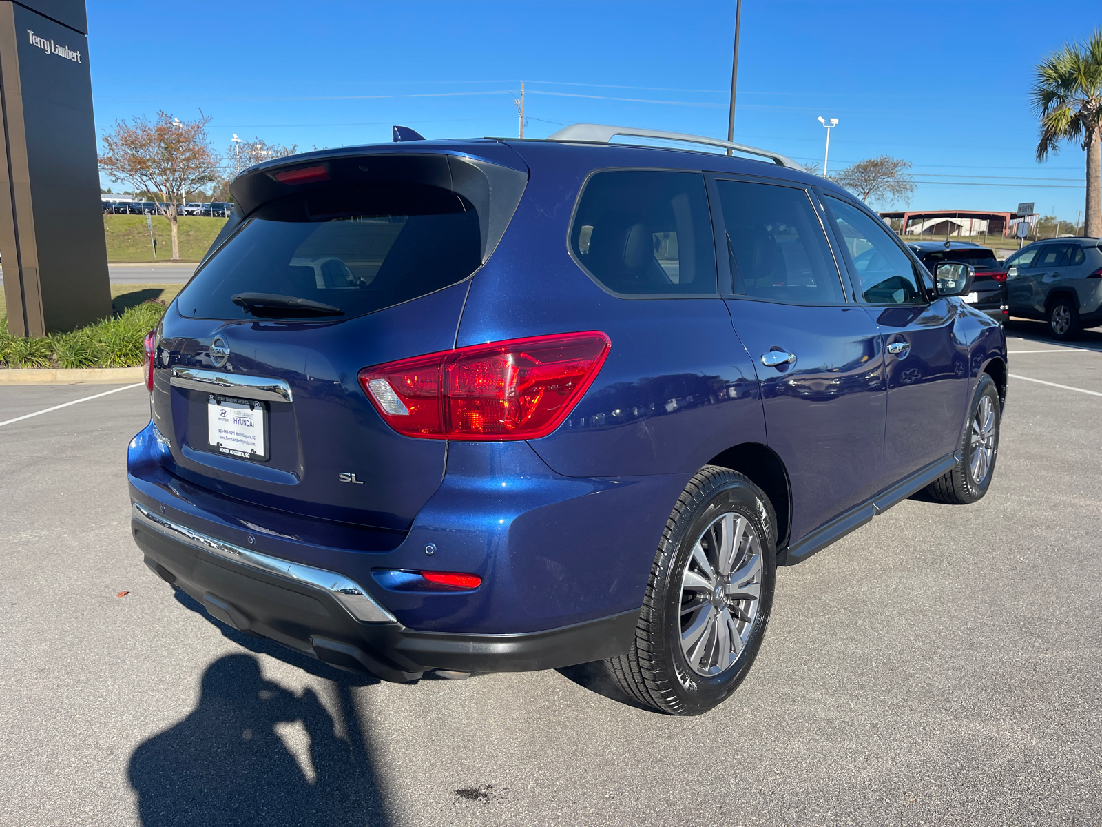 2020 Nissan Pathfinder SL 7