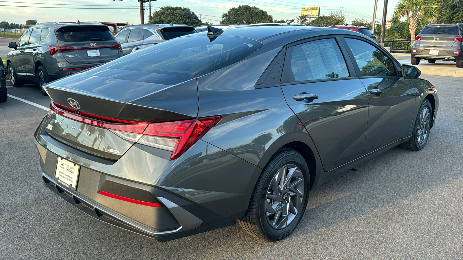 2024 Hyundai Elantra Hybrid Blue 7