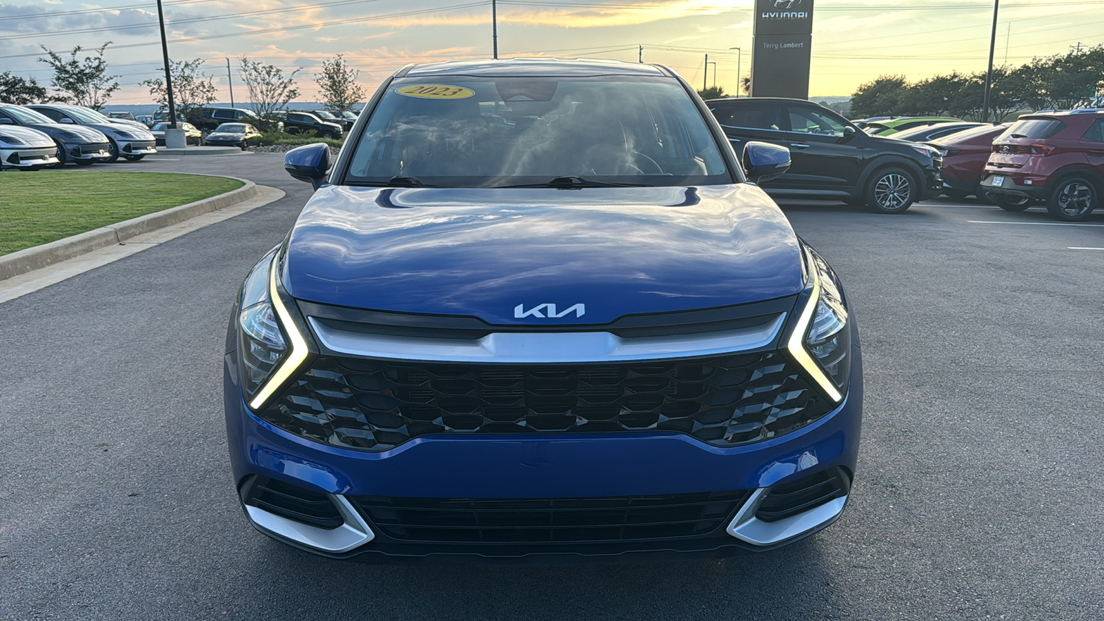 2023 Kia Sportage EX 2