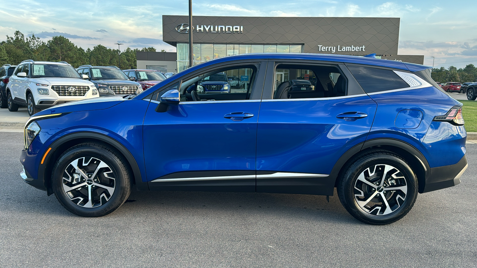 2023 Kia Sportage EX 4