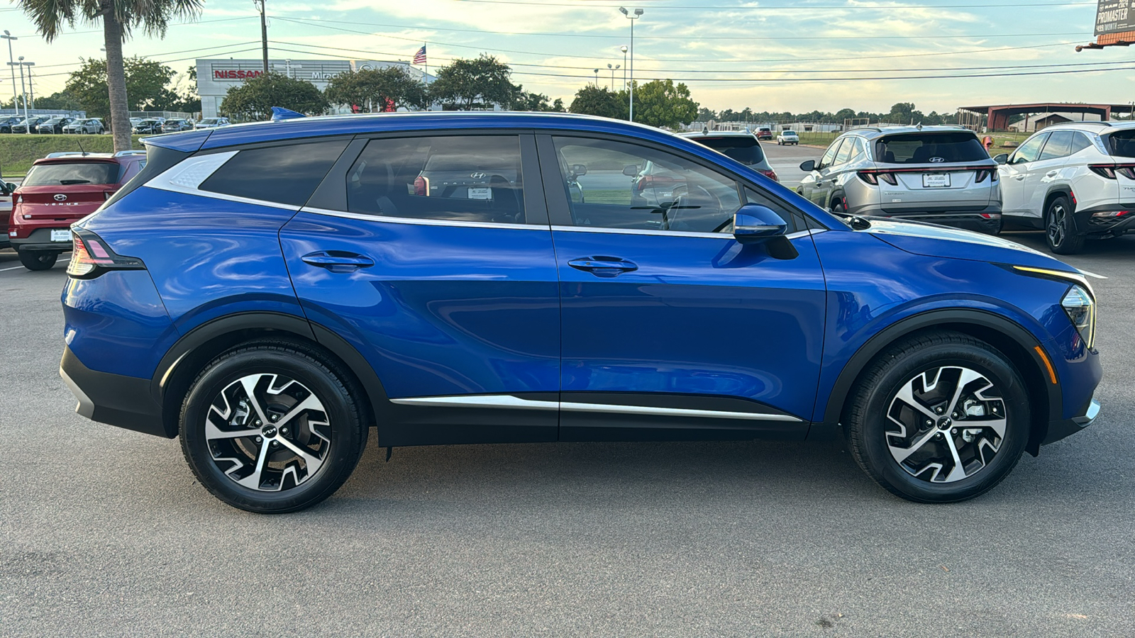 2023 Kia Sportage EX 8