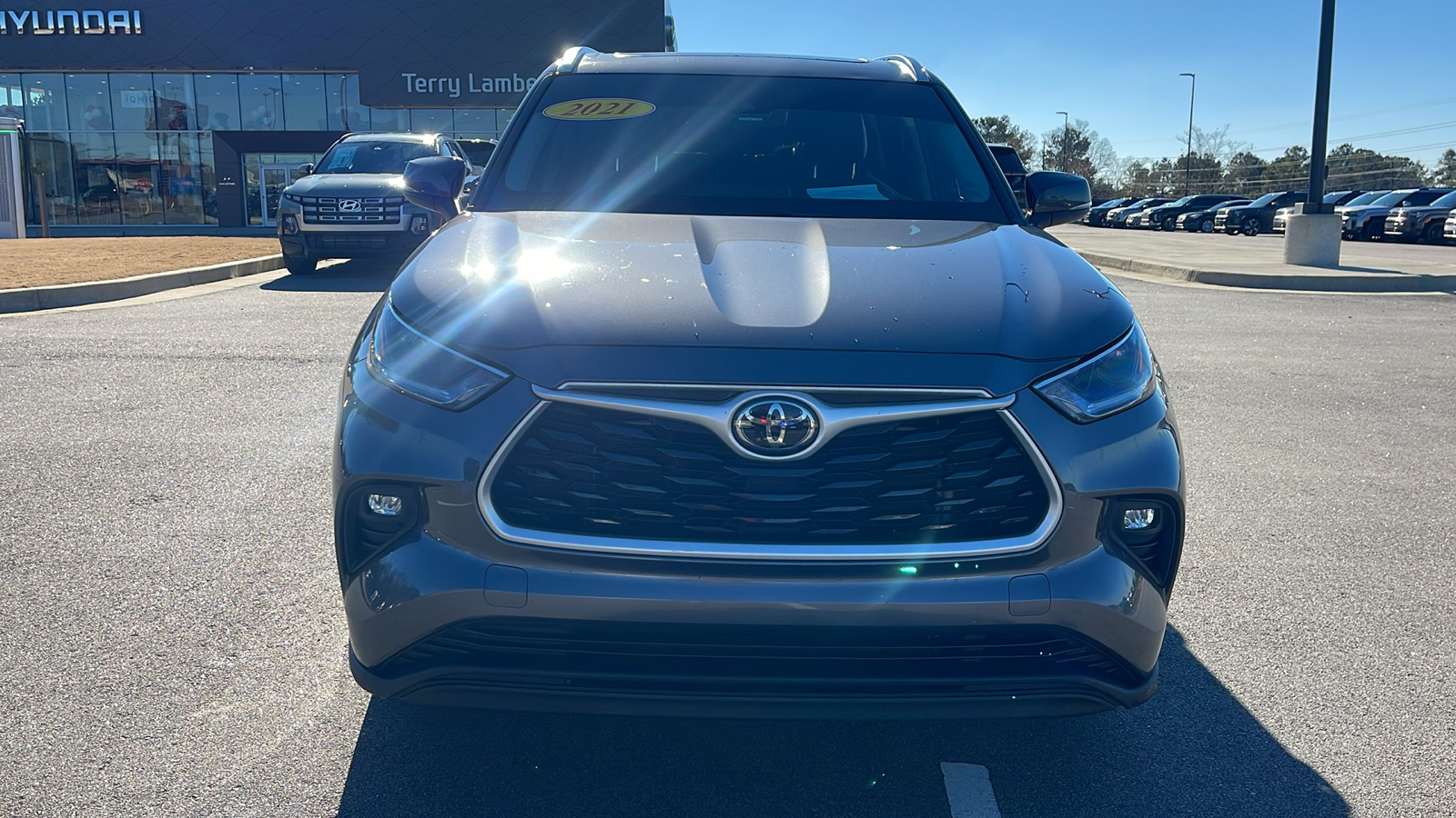 2021 Toyota Highlander XLE 2