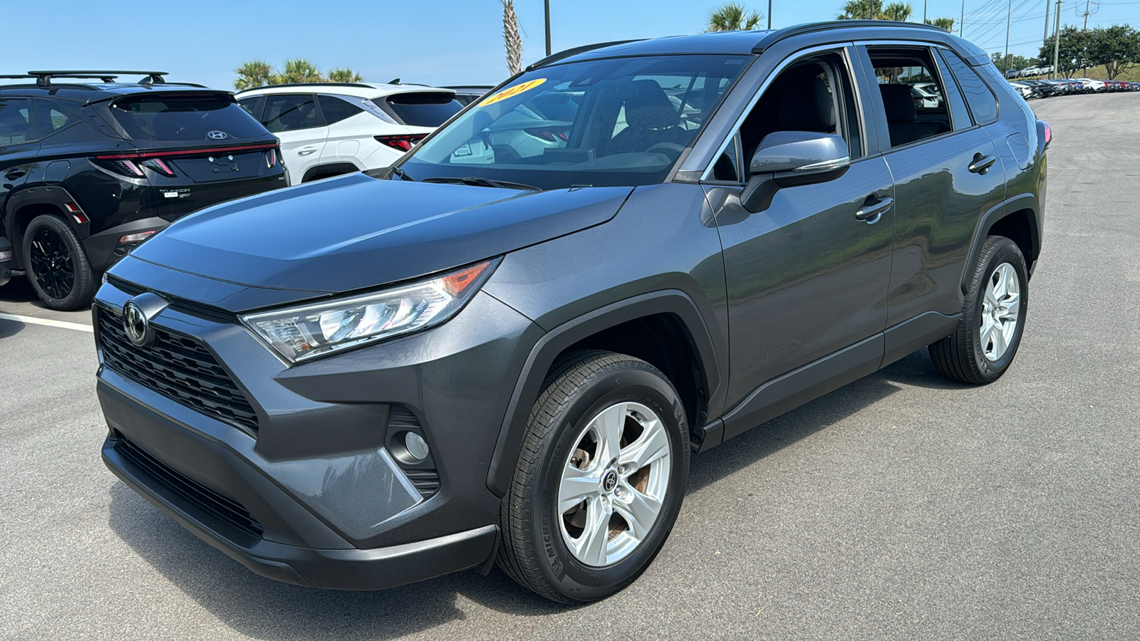 2021 Toyota RAV4 XLE 3