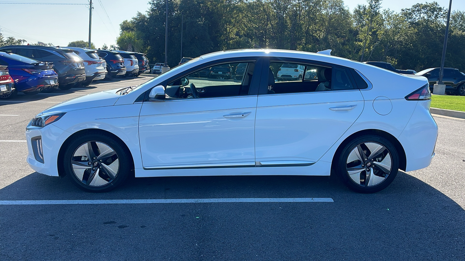 2022 Hyundai Ioniq Hybrid Limited 4