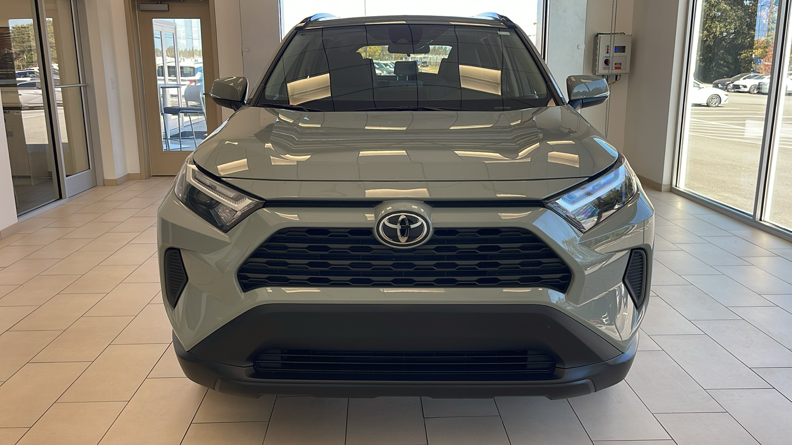 2023 Toyota RAV4 XLE 2