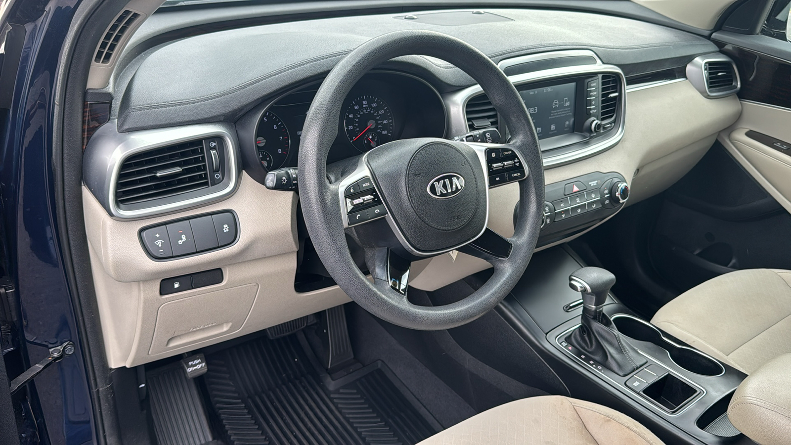 2019 Kia Sorento LX 26