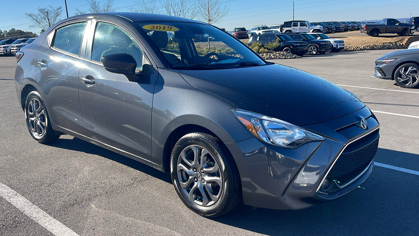 2019 Toyota Yaris L 1