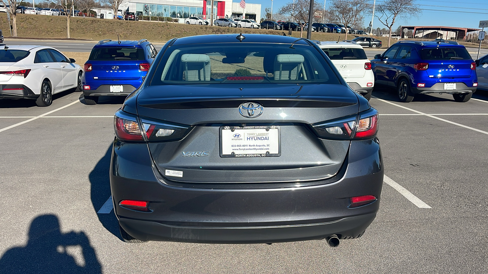 2019 Toyota Yaris L 6