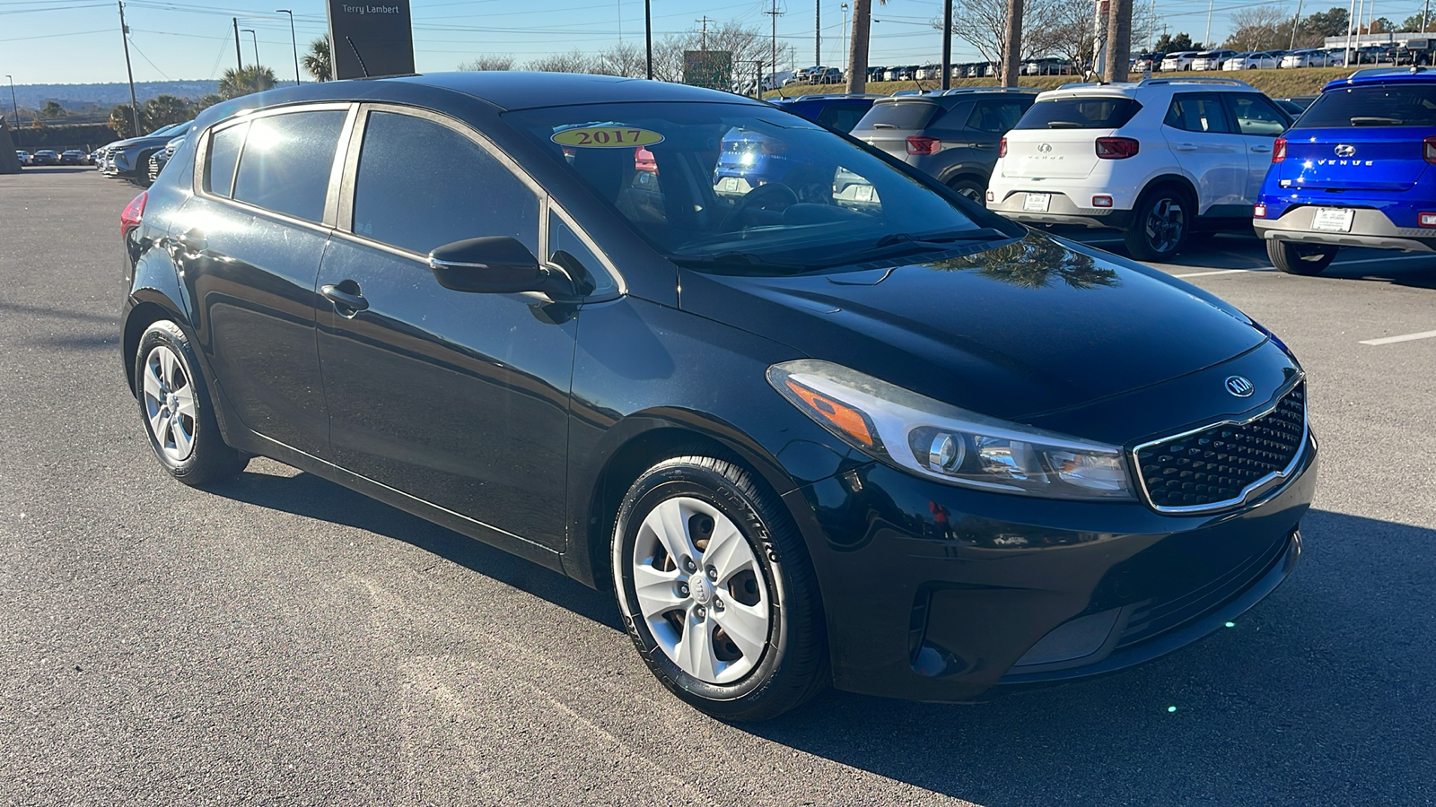 2017 Kia Forte5 LX 1