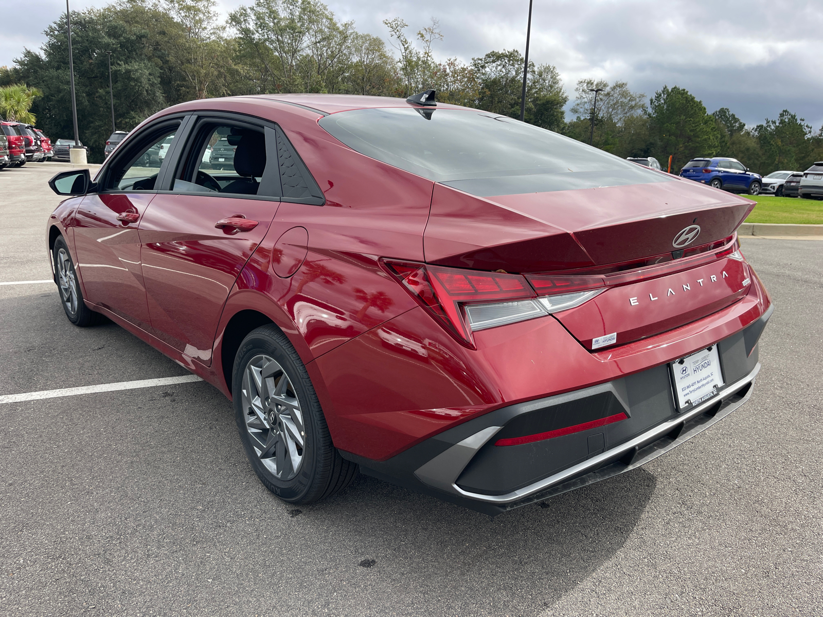 2024 Hyundai Elantra Hybrid Blue 5