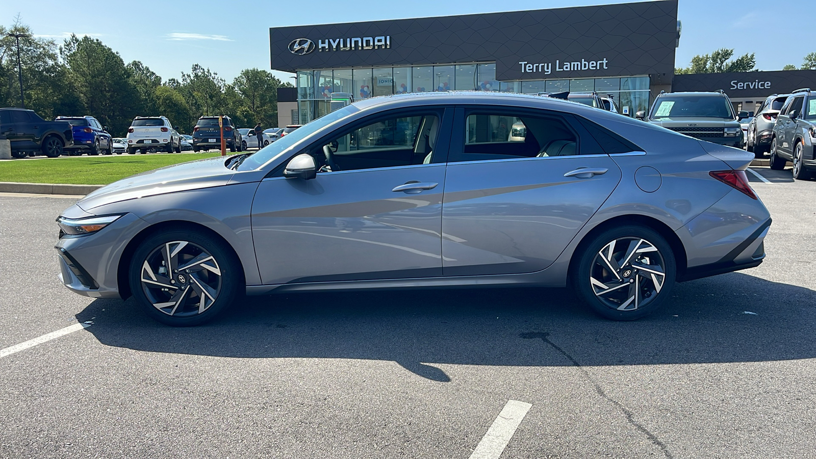 2024 Hyundai Elantra Limited 4