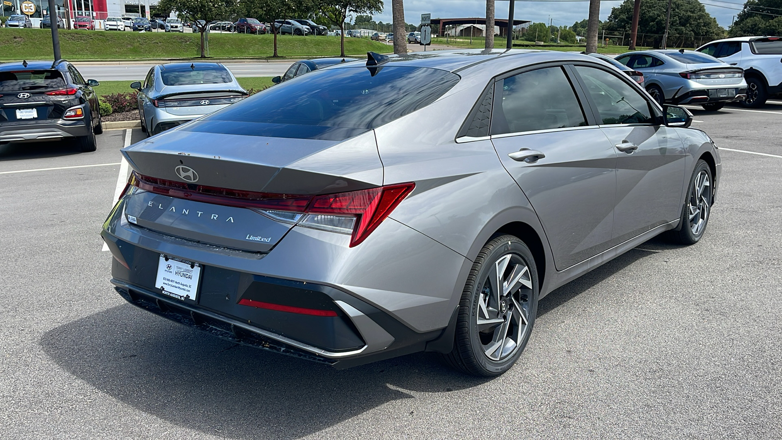 2024 Hyundai Elantra Limited 7