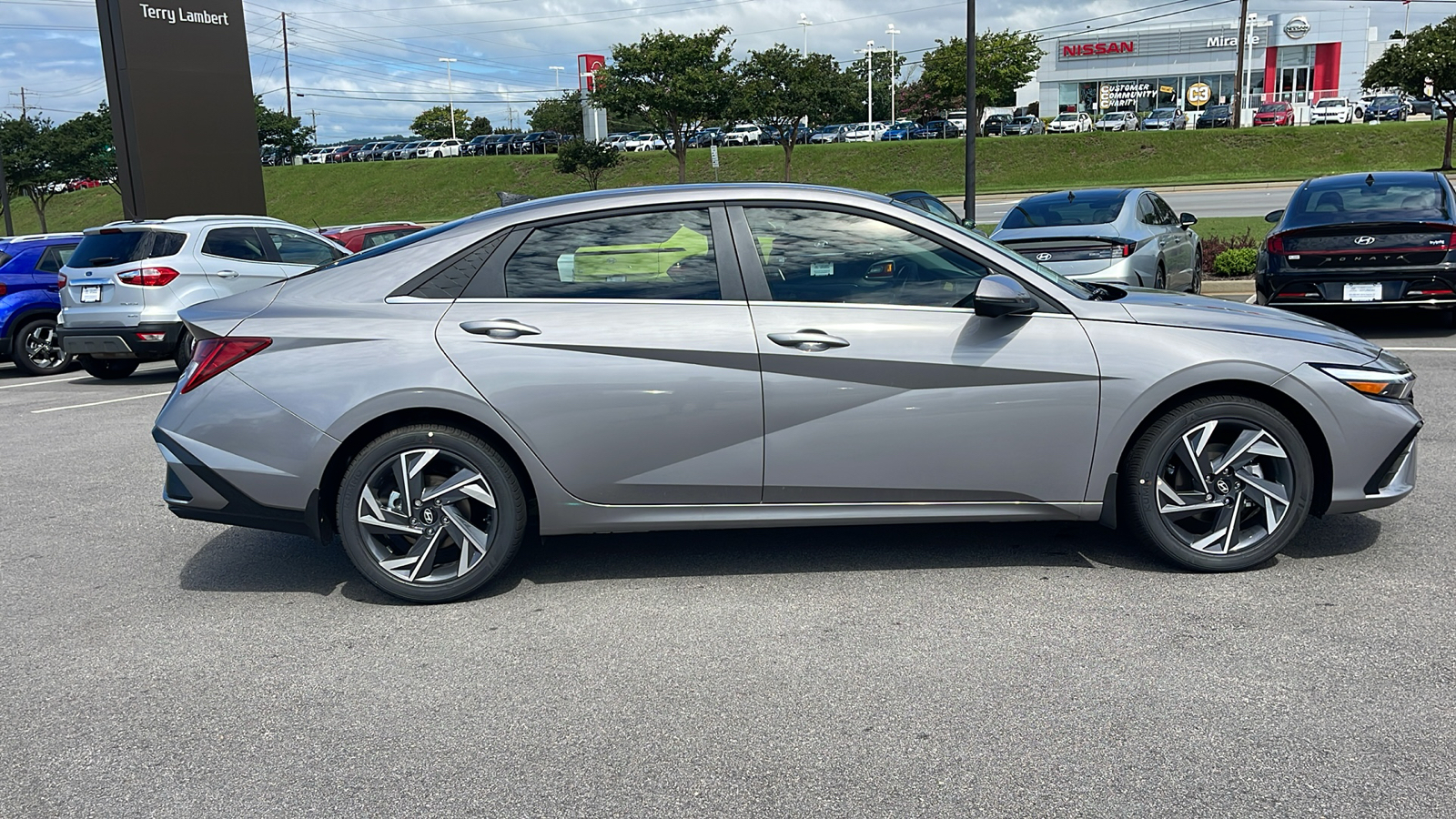 2024 Hyundai Elantra Limited 8