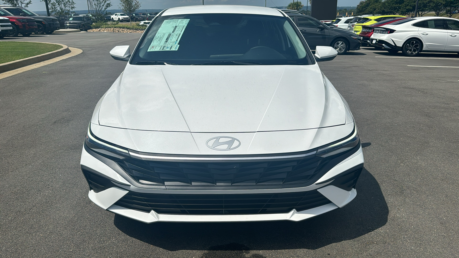 2024 Hyundai Elantra SEL 2