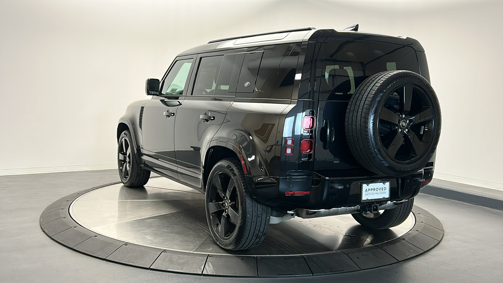 2022 Land Rover Defender 110 X-Dynamic HSE 3