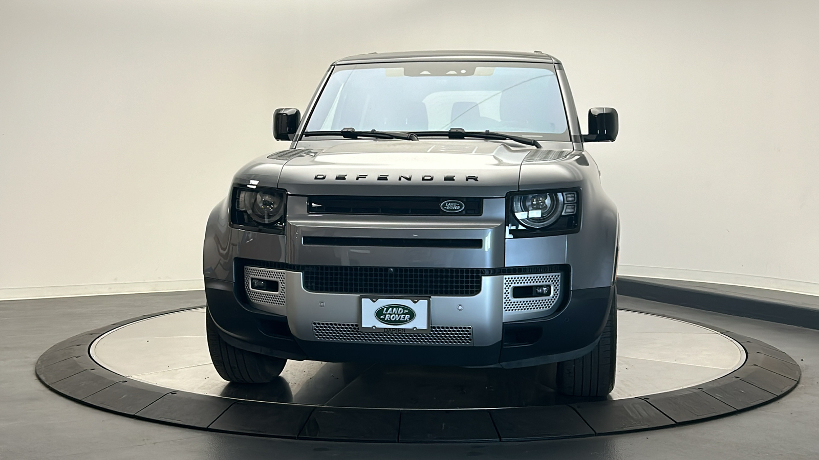 2022 Land Rover Defender 110 SE 8