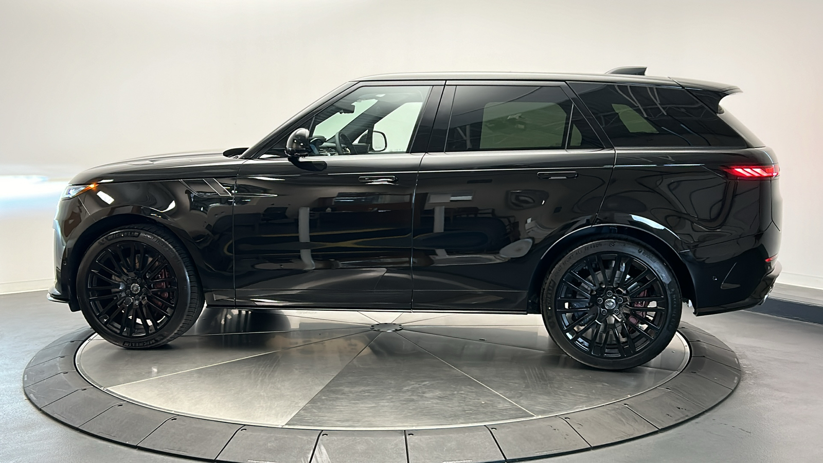 2024 Land Rover Range Rover Sport SV Edition One Flux Silver 2