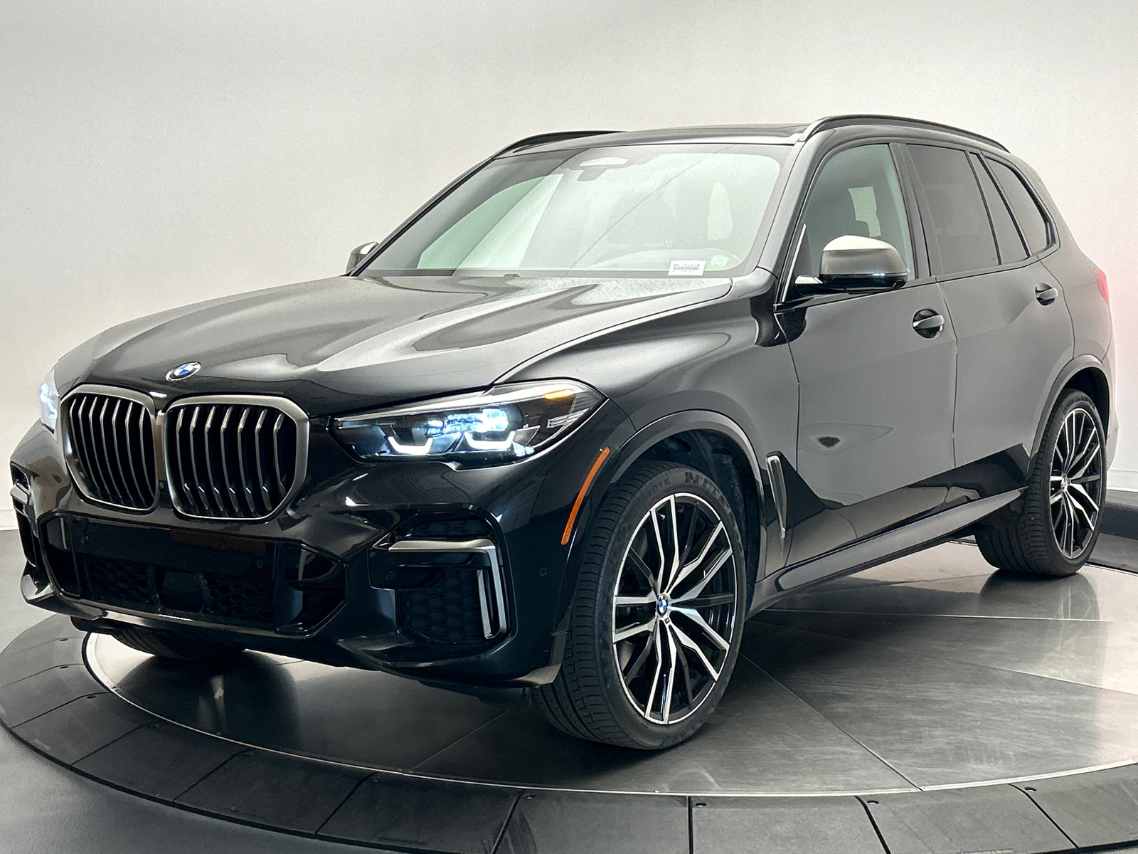 2022 BMW X5 M50i 1