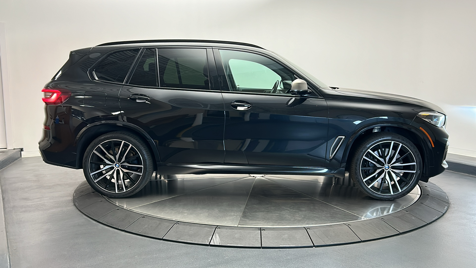 2022 BMW X5 M50i 6