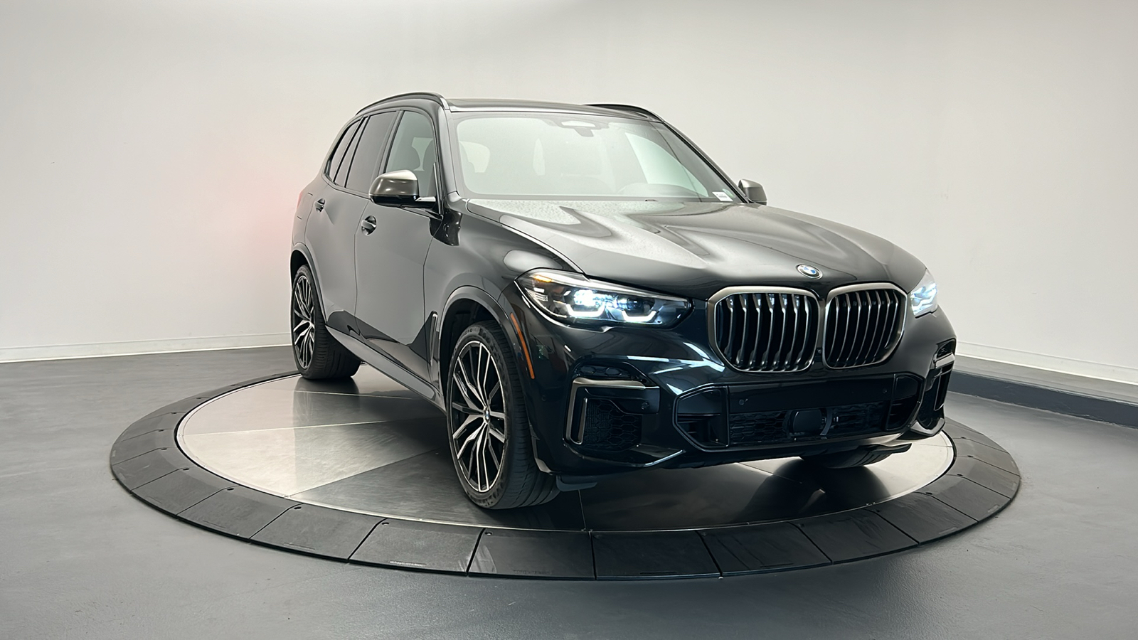 2022 BMW X5 M50i 7