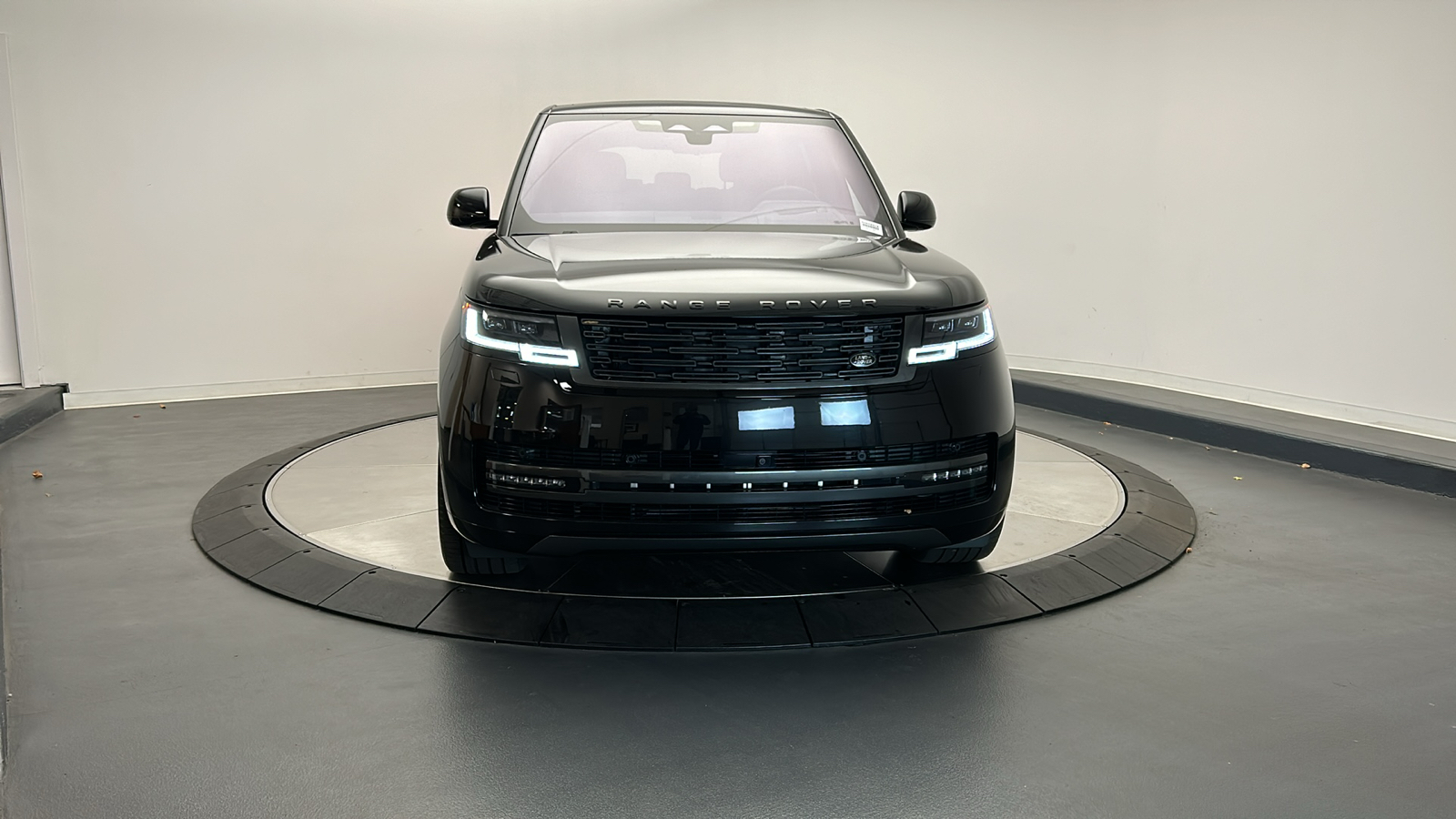 2023 Land Rover Range Rover SE 8