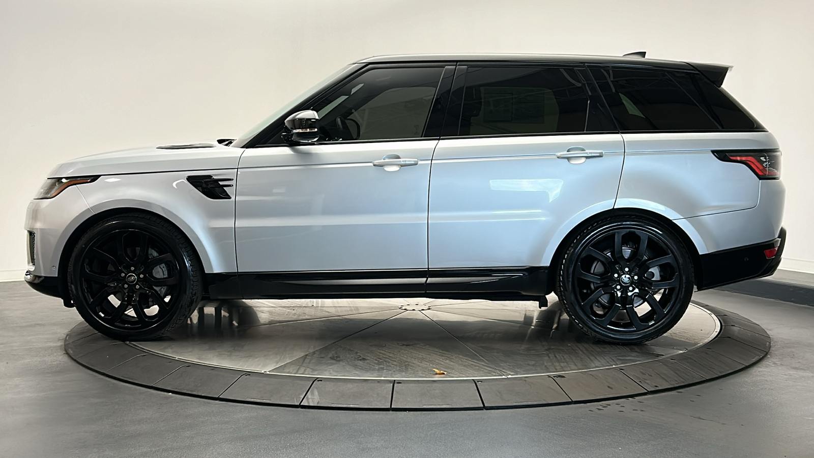 2022 Land Rover Range Rover Sport HSE Silver Edition 2