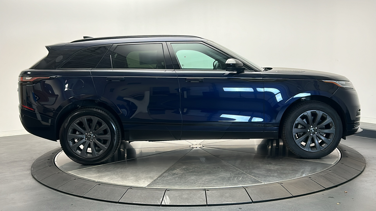 2023 Land Rover Range Rover Velar R-Dynamic S 6