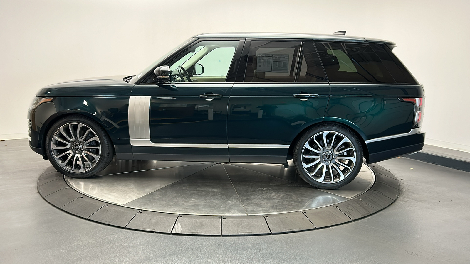 2021 Land Rover Range Rover Westminster 2