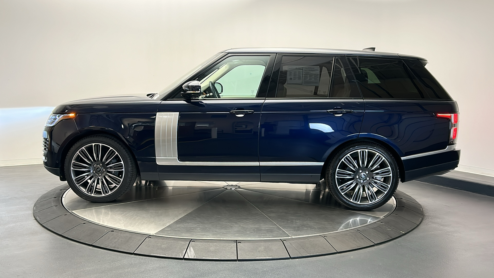 2022 Land Rover Range Rover Westminster 2